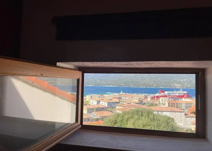 Charmante Petite Maison Magnifique Vue Propriano (Corsica)